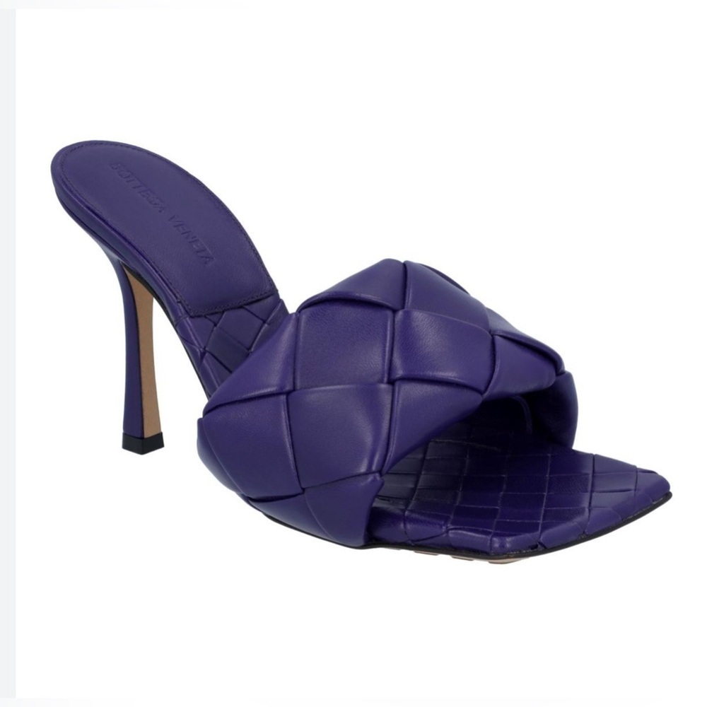 LEATHER MULES & CLOGS
Bottega Veneta